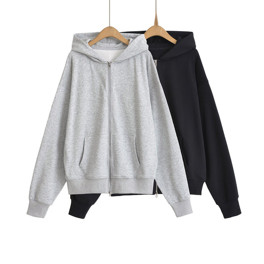 Loose hooded long sleeved sweatshirt