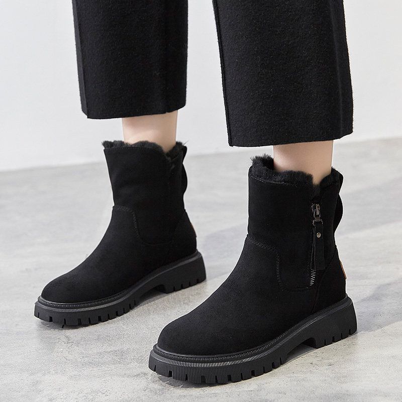 Winter women's boots with thick and warm cotton shoes and fur integrated in the middle tube and velvet